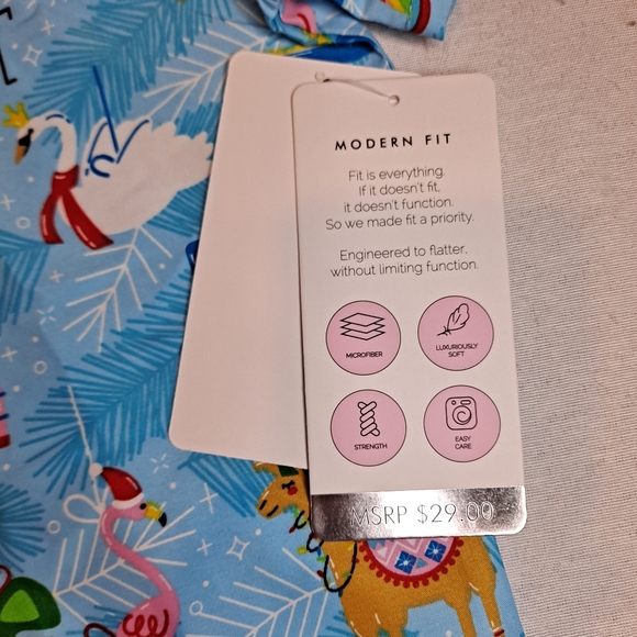 elite Med Performance Scrub Top Womens Microflex Christmas Boombox Animals sz L - Picture 4 of 8